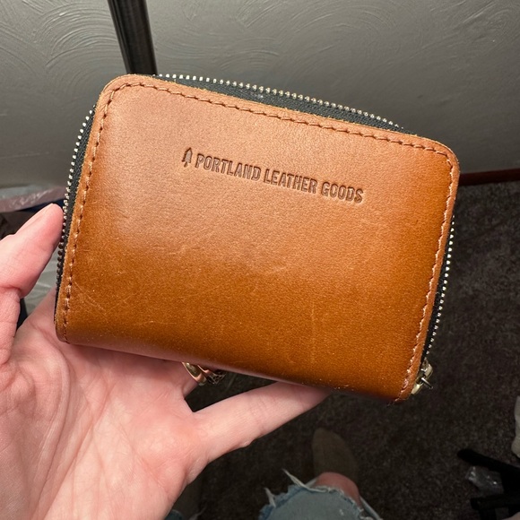 Portland Leather Handbags - Portland Leather Goods Small Zip Wallet
